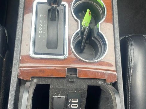 Used 2017 Lincoln Navigator Select image 61