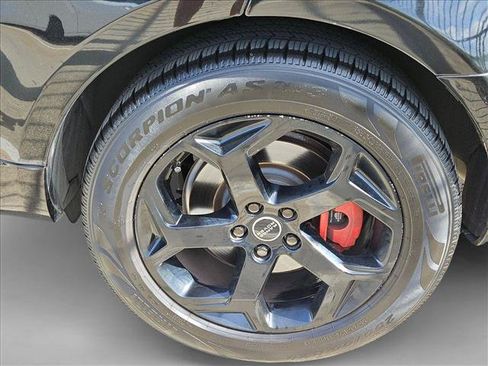 Used 2018 Land Rover Range Rover Sport HSE AWD/4WD image 4