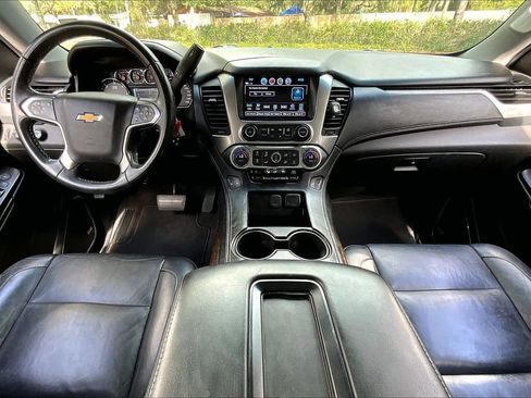 Used 2020 Chevrolet Suburban LT image 7