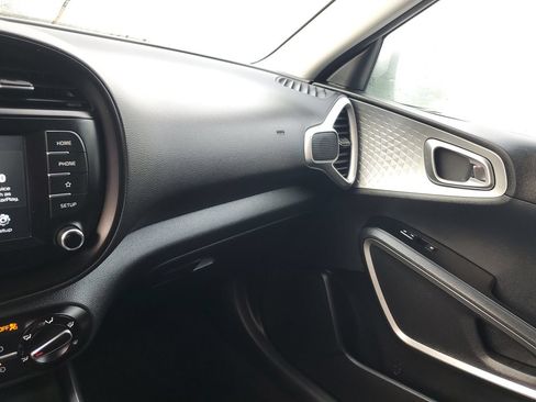 Used 2021 Kia Soul LX FWD image 22