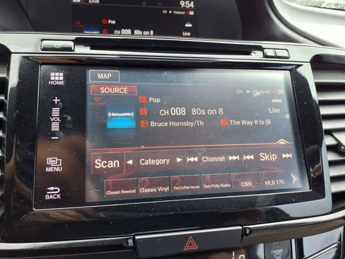 Used 2016 Honda Accord Touring image 6