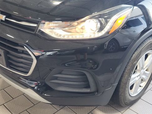Used 2020 Chevrolet Trax LT w/ LT Convenience Package FWD image 8