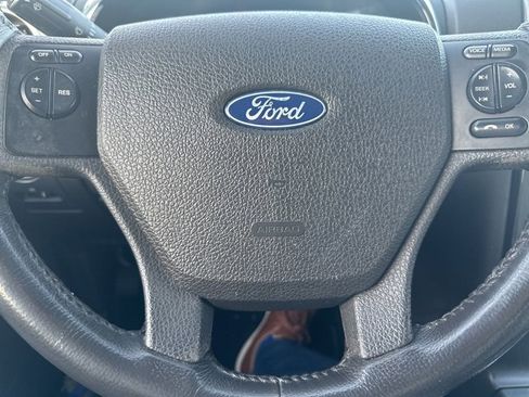 Used 2008 Ford Explorer Sport Trac XLT image 12