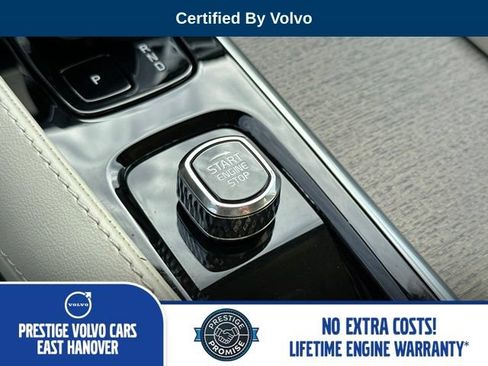 Certified 2025 Volvo XC90 B5 Plus AWD/4WD image 28