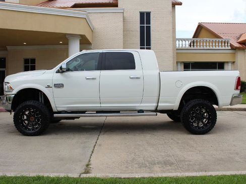 Used 2018 RAM 2500 Longhorn w/ Convenience Group AWD/4WD image 11