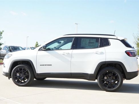 New 2026 Jeep Compass Latitude image 6