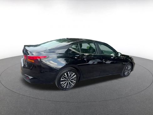 Used 2026 Nissan Altima 2.5 SV FWD image 15