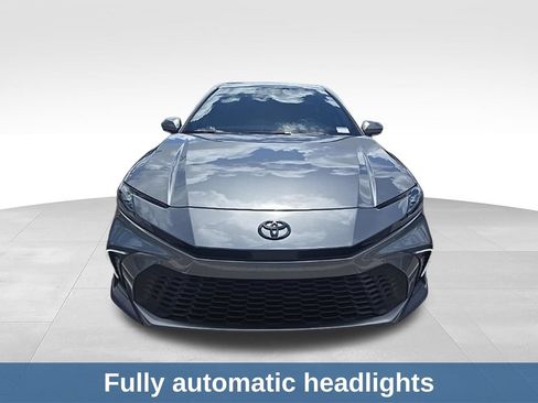 Used 2026 Toyota Camry SE FWD image 9