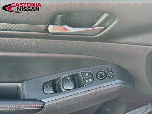 Used 2025 Nissan Altima 2.5 SV FWD image 22