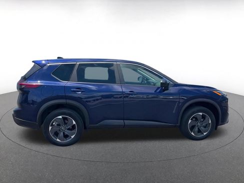 Used 2025 Nissan Rogue SV AWD/4WD image 16