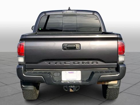 Used 2022 Toyota Tacoma TRD Sport w/ TRD Premium Sport Package AWD/4WD image 5