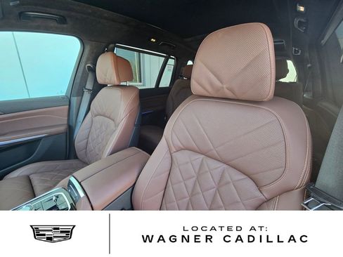 Used 2024 BMW X7 xDrive40i w/ Executive Package image 12