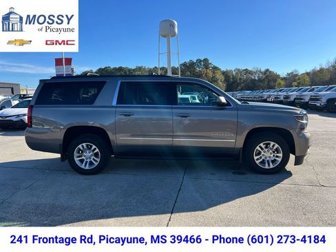 Used 2018 Chevrolet Suburban LS w/ Max Trailering Package image 7