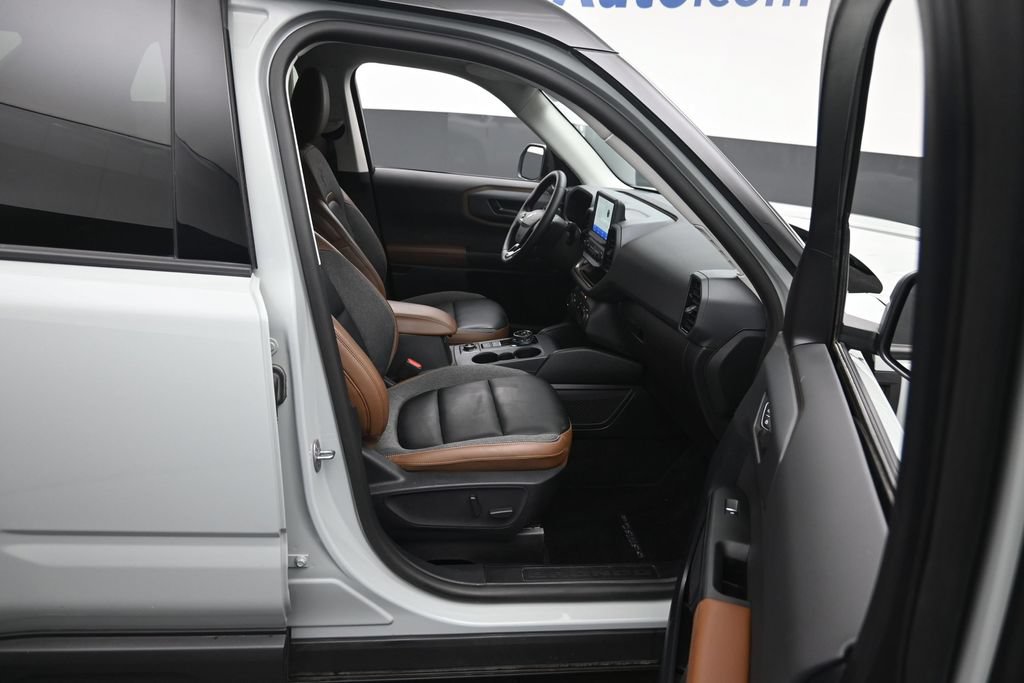 Used 2024 Ford Bronco Sport Outer Banks w/ Tech Package AWD/4WD image 9