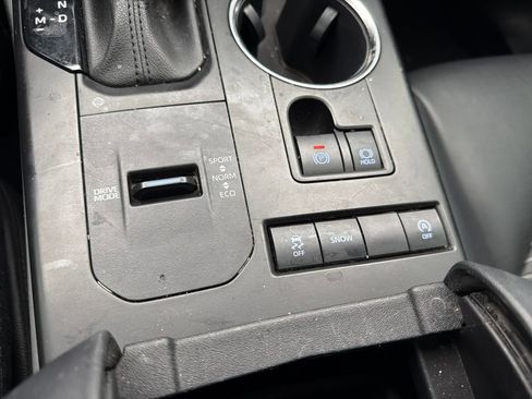 Used 2022 Toyota Highlander XSE FWD image 24