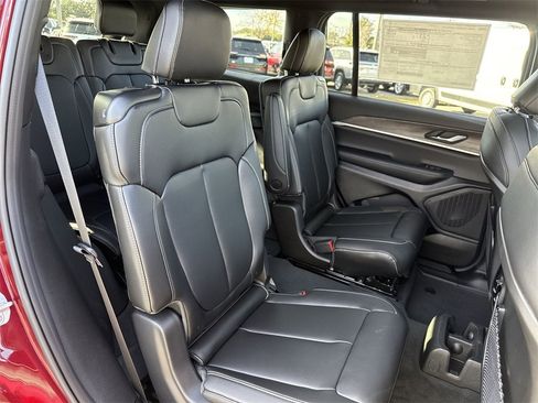 New 2025 Jeep Grand Cherokee L Limited w/ Trailer Tow Package image 27