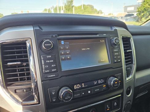 Used 2018 Nissan Titan PRO-4X w/ Pro-4x Convenience Package AWD/4WD image 22