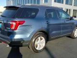 Used 2019 Ford Explorer XLT image 3