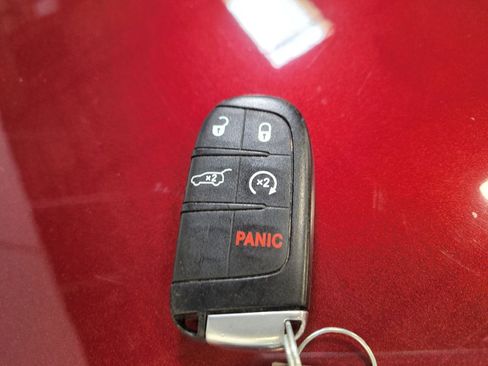 Used 2020 Jeep Grand Cherokee Altitude AWD/4WD image 32