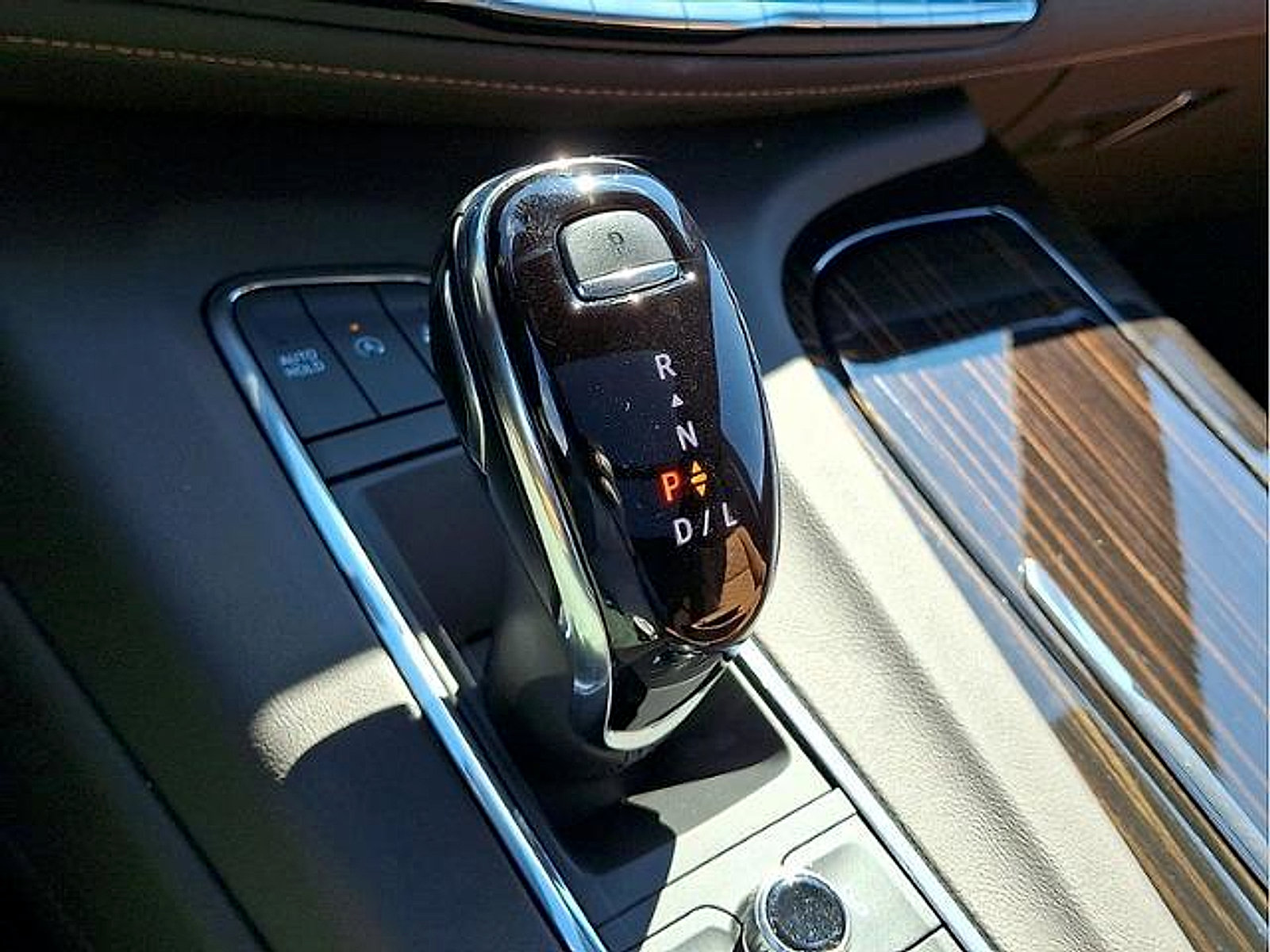 Used 2023 Cadillac Escalade Premium Luxury w/ Performance Package AWD/4WD image 18