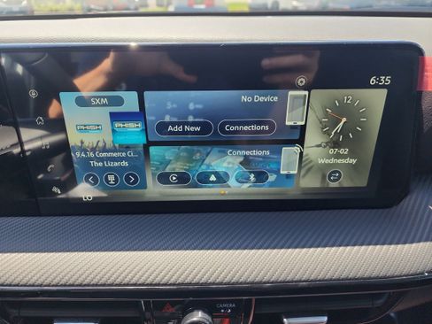 New 2025 Nissan Kicks SR image 15