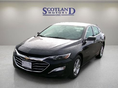 Used 2024 Chevrolet Malibu LS image 2