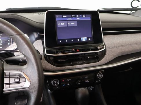 Used 2025 Jeep Compass Sport image 5