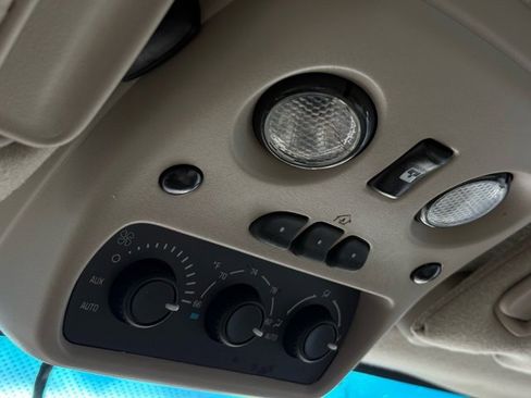 Used 2004 Cadillac Escalade AWD image 25