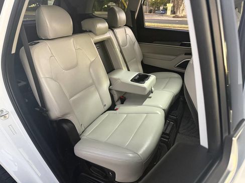 Used 2020 Kia Telluride S w/ S 8 Passenger Seating Package image 27