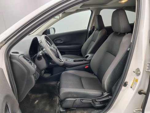 Used 2019 Honda HR-V EX image 10