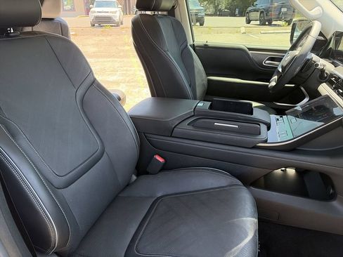 Used 2025 INFINITI QX80 Luxe RWD image 33