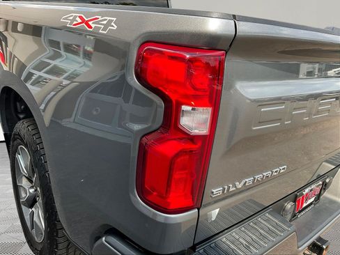 Used 2020 Chevrolet Silverado 1500 RST w/ RST Value Package AWD/4WD image 23