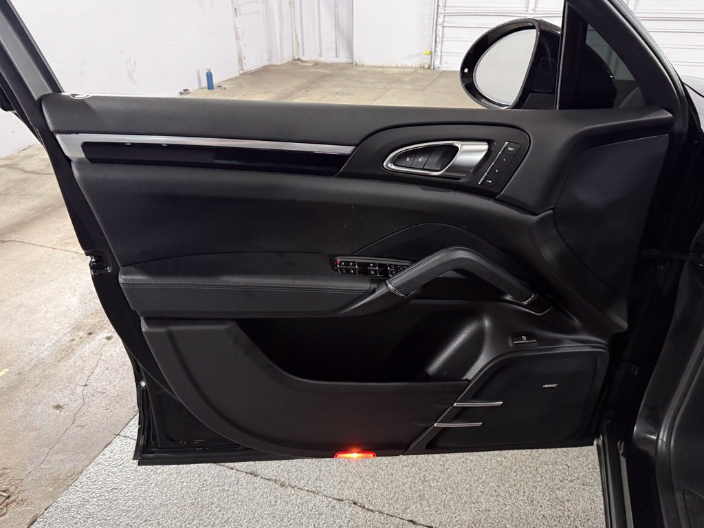 Used 2016 Porsche Cayenne S AWD/4WD image 20