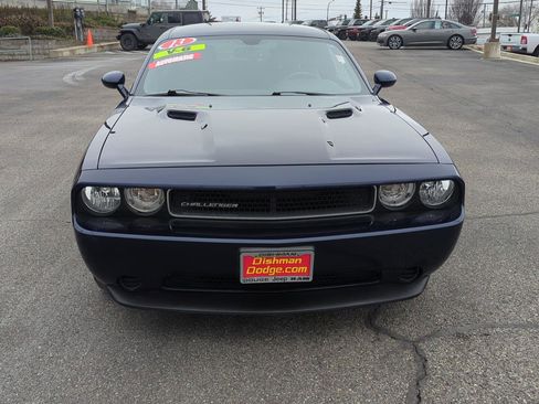 Used 2013 Dodge Challenger SXT image 2