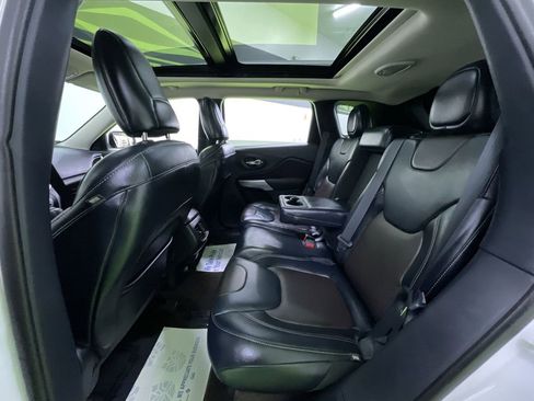 Used 2017 Jeep Cherokee Limited image 29