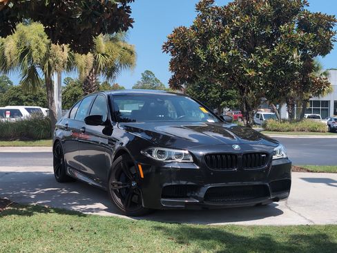 Used 2016 BMW M5 RWD image 2