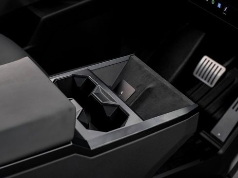 Used 2024 Tesla Cybertruck AWD Crew Cab image 22