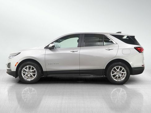 Used 2022 Chevrolet Equinox LT image 2