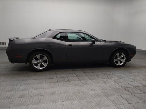 Used 2019 Dodge Challenger SXT w/ Driver Convenience Group RWD image 10