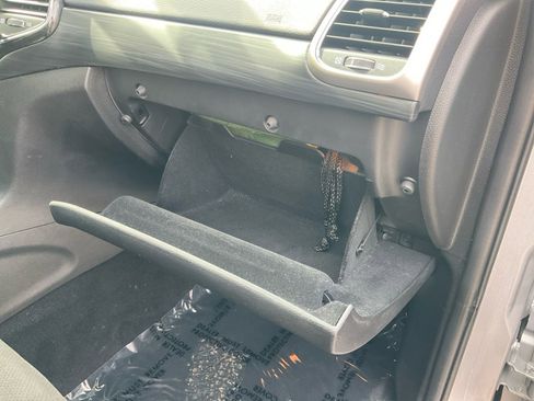 Used 2021 Jeep Grand Cherokee Laredo X image 31