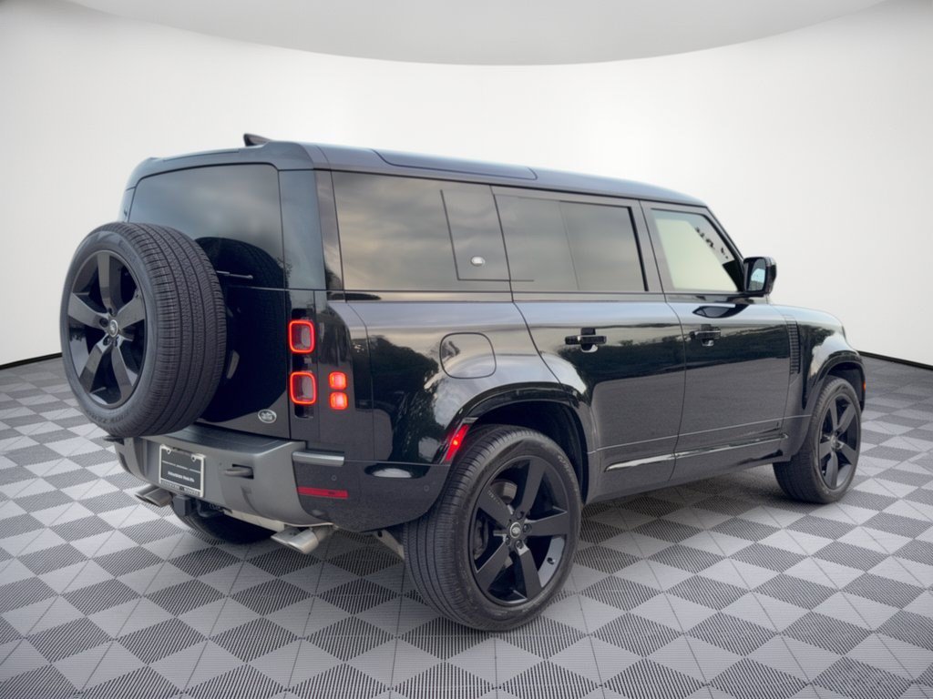 Used 2023 Land Rover Defender 110 V8 AWD/4WD image 9