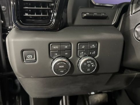 Used 2026 GMC Sierra 1500 AT4 w/ Technology Package AWD/4WD image 35
