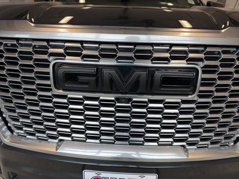 Used 2022 GMC Yukon Denali image 12