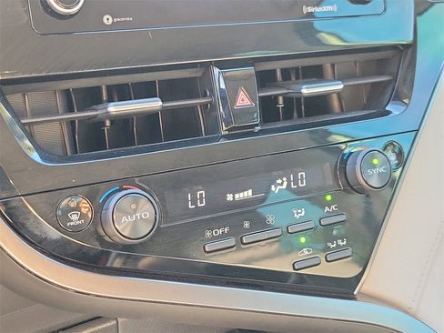 Used 2021 Toyota Camry LE image 26