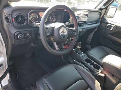 Used 2024 Jeep Wrangler Unlimited Rubicon image 6