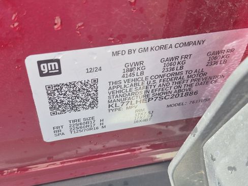 Used 2025 Chevrolet Trax LT FWD image 29