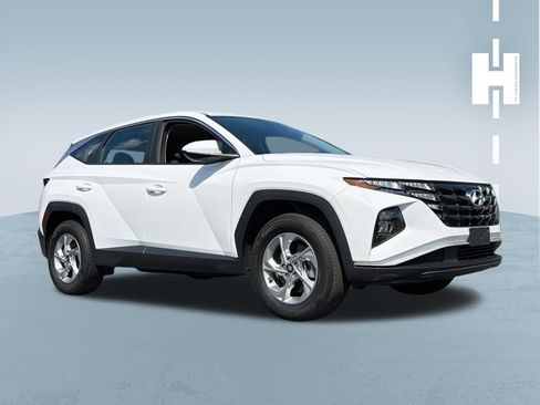 Used 2024 Hyundai Tucson SE AWD/4WD image 1