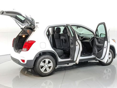 Used 2019 Chevrolet Trax LS image 29