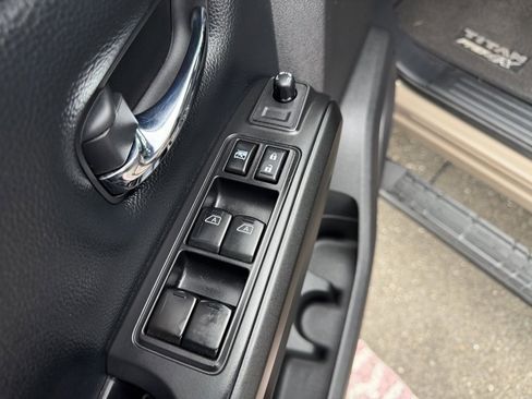 Used 2021 Nissan Titan PRO-4X image 12