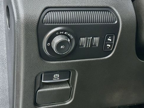 Used 2022 Jeep Wagoneer Series III w/ Premium Group I AWD/4WD image 10